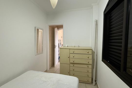Quarto de Serviço de apartamento para alugar com 2 quartos, 270m² em Jardim Ana Maria, Guarujá
