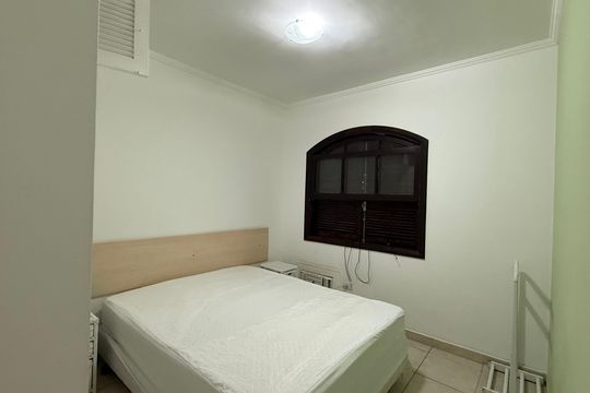 Quarto de apartamento para alugar com 2 quartos, 270m² em Jardim Ana Maria, Guarujá