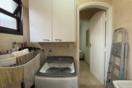 Área de Serviço de apartamento para alugar com 2 quartos, 270m² em Jardim Ana Maria, Guarujá