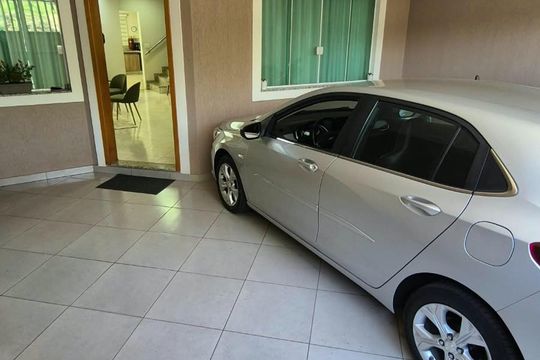 Garagem de casa à venda com 3 quartos, 218m² em Jardim Samambaia, Jundiaí
