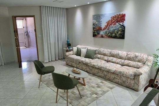 Casa à venda com 3 quartos, 218m² em Jardim Samambaia, Jundiaí