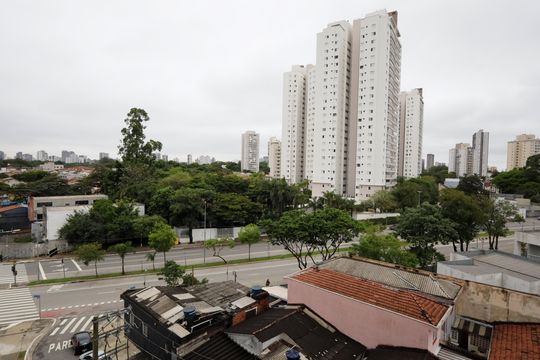 Vista Sala de apartamento para alugar com 2 quartos, 92m² em Jardim Caravelas, São Paulo