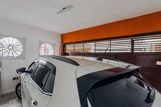 Garagem  de casa para alugar com 3 quartos, 139m² em Jardim Piratininga, São Paulo
