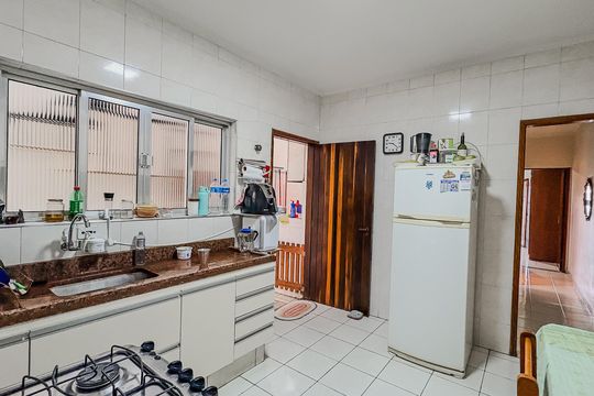 Cozinha  de casa para alugar com 3 quartos, 139m² em Jardim Piratininga, São Paulo