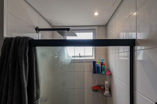 Banheiro de apartamento para alugar com 2 quartos, 43m² em Jardim Iris, São Paulo