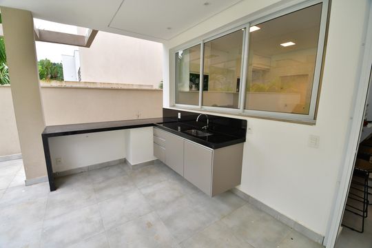 Varanda de casa de condomínio para alugar com 3 quartos, 502m² em Sítios de Recreio Gramado, Campinas