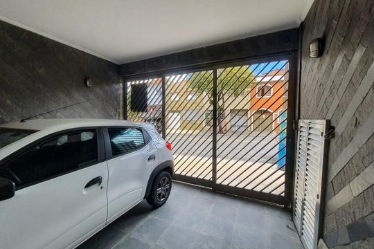 Garagem de casa à venda com 2 quartos, 200m² em Mooca, São Paulo