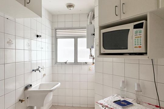 Cozinha e Área de Serviço de apartamento para alugar com 2 quartos, 50m² em Freguesia do Ó, São Paulo
