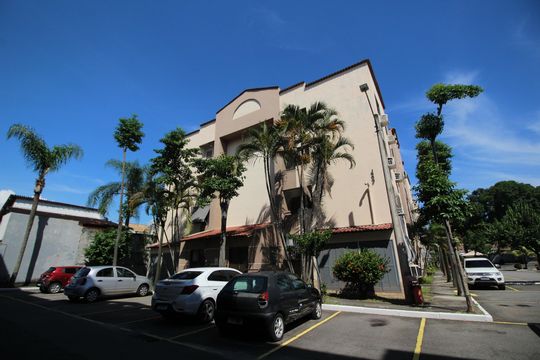 Fachada de apartamento para alugar com 2 quartos, 57m² em Taquara, Rio de Janeiro