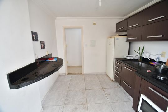 Cozinha de apartamento à venda com 1 quarto, 50m² em Centro, Campinas