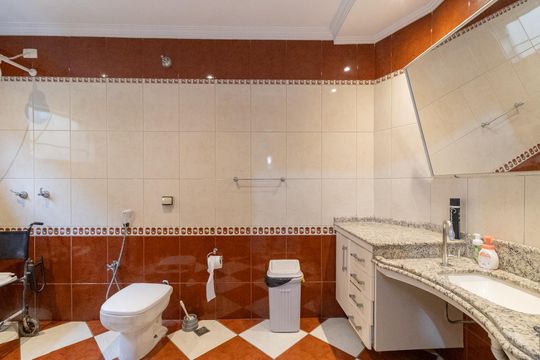 Banheiro da Suíte 3 de casa para alugar com 4 quartos, 272m² em Vila Talarico, São Paulo
