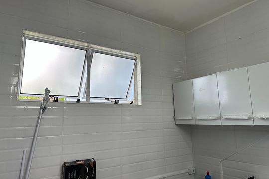 Cozinha de kitnet/studio para alugar com 1 quarto, 13m² em Jardim Maria Amelia, Jacareí