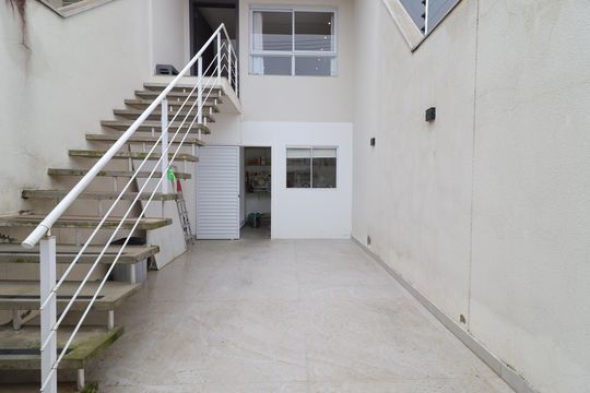 Garagem de casa para alugar com 2 quartos, 115m² em Jardim Cidalia, São Paulo
