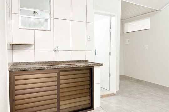 Cozinha de casa de condomínio para alugar com 2 quartos, 66m² em Passos, Juiz de Fora