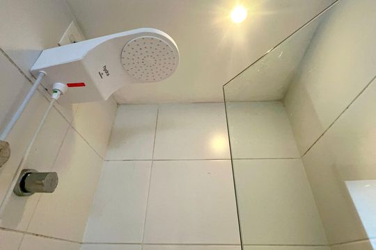 Banheiro de kitnet/studio à venda com 1 quarto, 26m² em Sumarezinho, São Paulo
