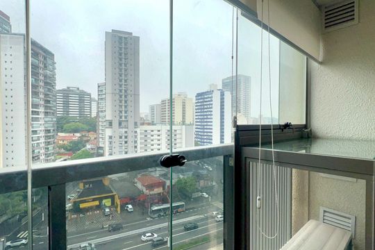 Varanda de kitnet/studio à venda com 1 quarto, 26m² em Sumarezinho, São Paulo