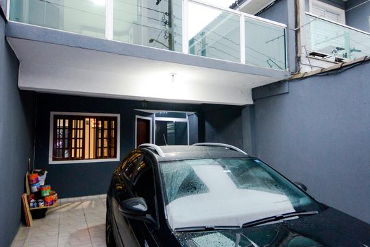 Garagem de casa para alugar com 3 quartos, 200m² em Jardim Bom Clima, Guarulhos