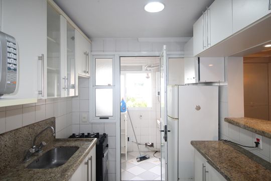 Cozinha de apartamento para alugar com 3 quartos, 90m² em Passo D’areia, Porto Alegre