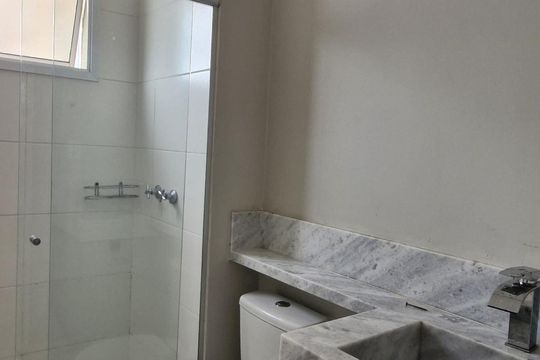 Banheiro 1 de apartamento para alugar com 2 quartos, 56m² em Jardim Perola, Limeira