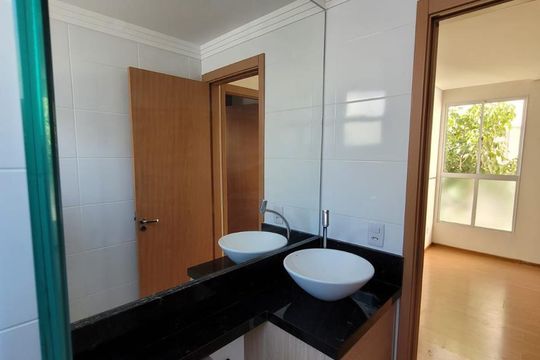 Banheiro de apartamento para alugar com 2 quartos, 44m² em Jardim Guaruja, Sorocaba