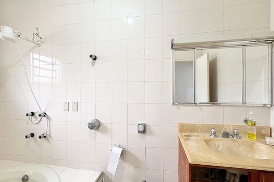 Banheiro de casa para alugar com 1 quarto, 60m² em Vila Pirituba, São Paulo