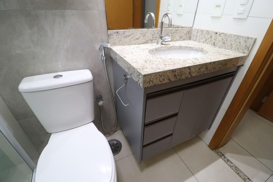 Banheiro do Quarto 1 de apartamento para alugar com 2 quartos, 90m² em Patrimônio, Uberlândia