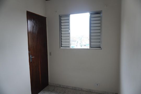 Casa para alugar com 2 quartos, 50m² em Jardim Lajeado, São Paulo