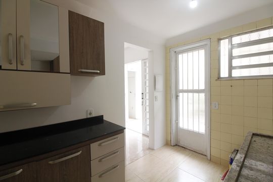 Cozinha de casa de condomínio para alugar com 3 quartos, 90m² em Braga, Cabo Frio