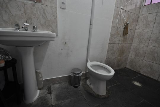 Banheiro de casa para alugar com 1 quarto, 50m² em Vila Constança, São Paulo