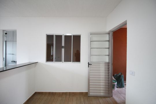 Casa para alugar com 1 quarto, 35m² em Jardim Vitoria, Taboão da Serra