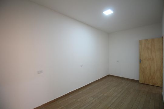 Quarto 1 de casa para alugar com 2 quartos, 44m² em Jardim Vitoria, Taboão da Serra