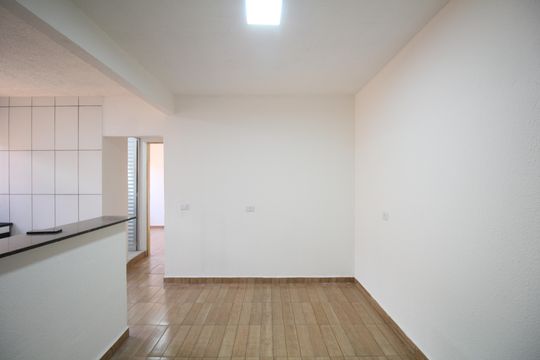 Sala de casa para alugar com 2 quartos, 44m² em Jardim Vitoria, Taboão da Serra