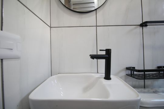 Banheiro de casa para alugar com 2 quartos, 44m² em Jardim Vitoria, Taboão da Serra