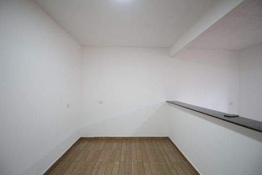 Casa para alugar com 2 quartos, 44m² em Jardim Vitoria, Taboão da Serra