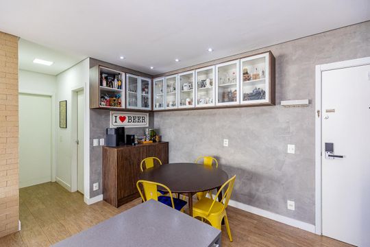 Casa à venda com 4 quartos, 392m² em Jardim Marajoara, São Paulo