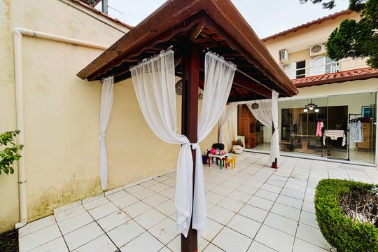 Área comum de casa à venda com 3 quartos, 270m² em Vila Paulistania, São Paulo