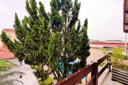 Sacada de casa à venda com 3 quartos, 270m² em Vila Paulistania, São Paulo