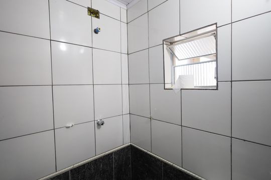 Banheiro de casa para alugar com 1 quarto, 72m² em Vila Yolanda, Osasco
