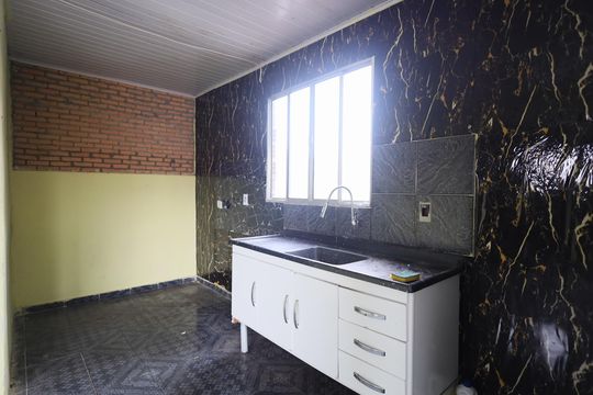 Cozinha de casa para alugar com 1 quarto, 72m² em Vila Yolanda, Osasco