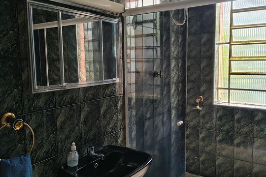 Banheiro de casa à venda com 2 quartos, 70m² em Cambuci, São Paulo