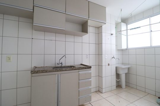 Cozinha de apartamento para alugar com 2 quartos, 50m² em Patrimônio, Uberlândia