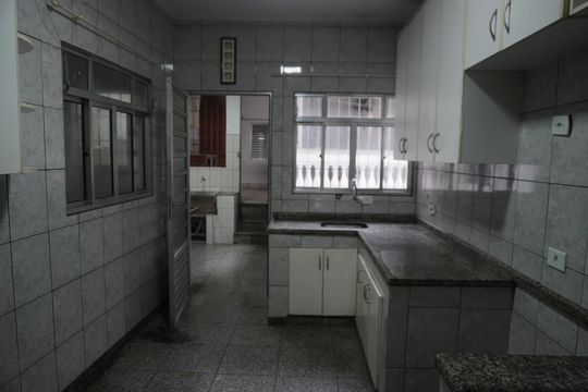 Casa para alugar com 5 quartos, 175m² em Jardim das Oliveiras, São Paulo