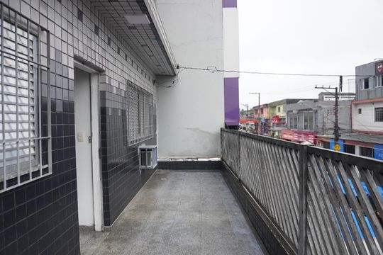 Casa para alugar com 5 quartos, 175m² em Jardim das Oliveiras, São Paulo