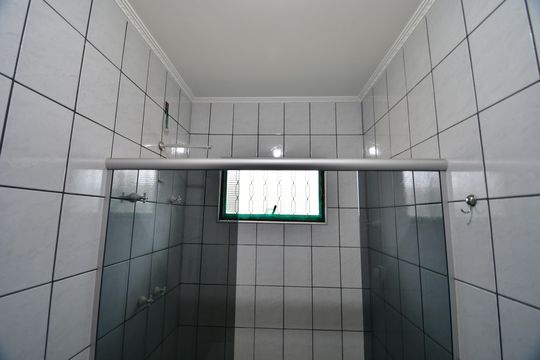 Banheiro de casa para alugar com 3 quartos, 295m² em Parque São Quirino, Campinas
