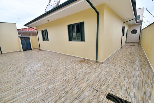 Quintal de casa para alugar com 3 quartos, 295m² em Parque São Quirino, Campinas