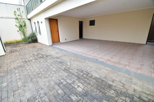 Garagem de casa para alugar com 3 quartos, 295m² em Parque São Quirino, Campinas