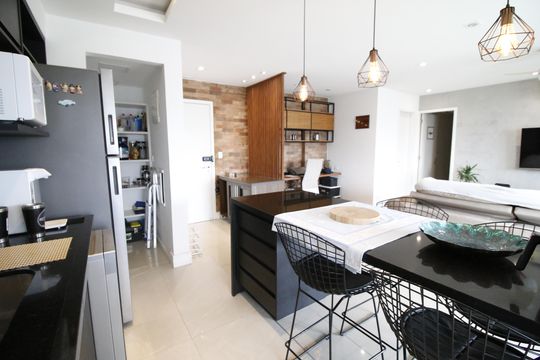Cozinha de apartamento para alugar com 1 quarto, 78m² em Barra Olímpica, Rio de Janeiro