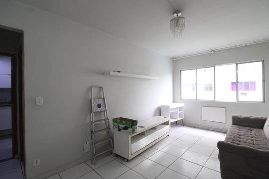 Sala de apartamento à venda com 1 quarto, 60m² em Taquara, Rio de Janeiro