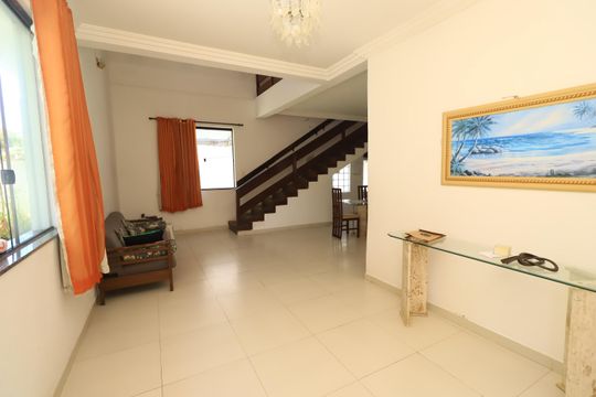 Casa para alugar com 5 quartos, 220m² em Stiep, Salvador