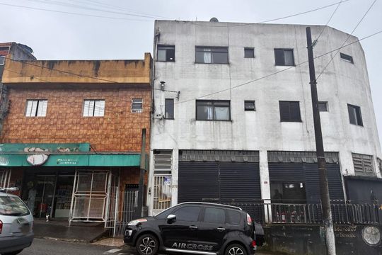 Fachada + placa de casa para alugar com 2 quartos, 50m² em Campanário, Diadema